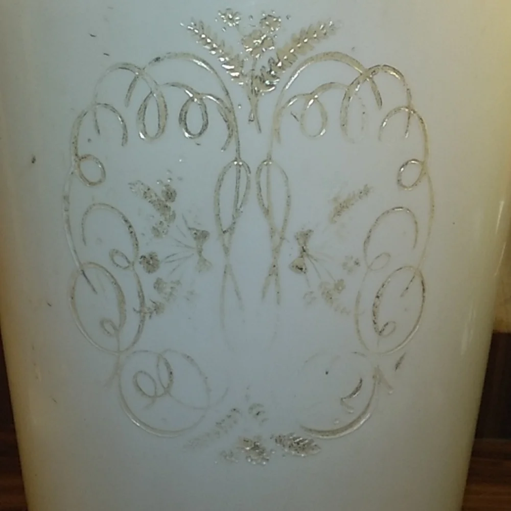 Vintage Bee Plastics made in USA trash can